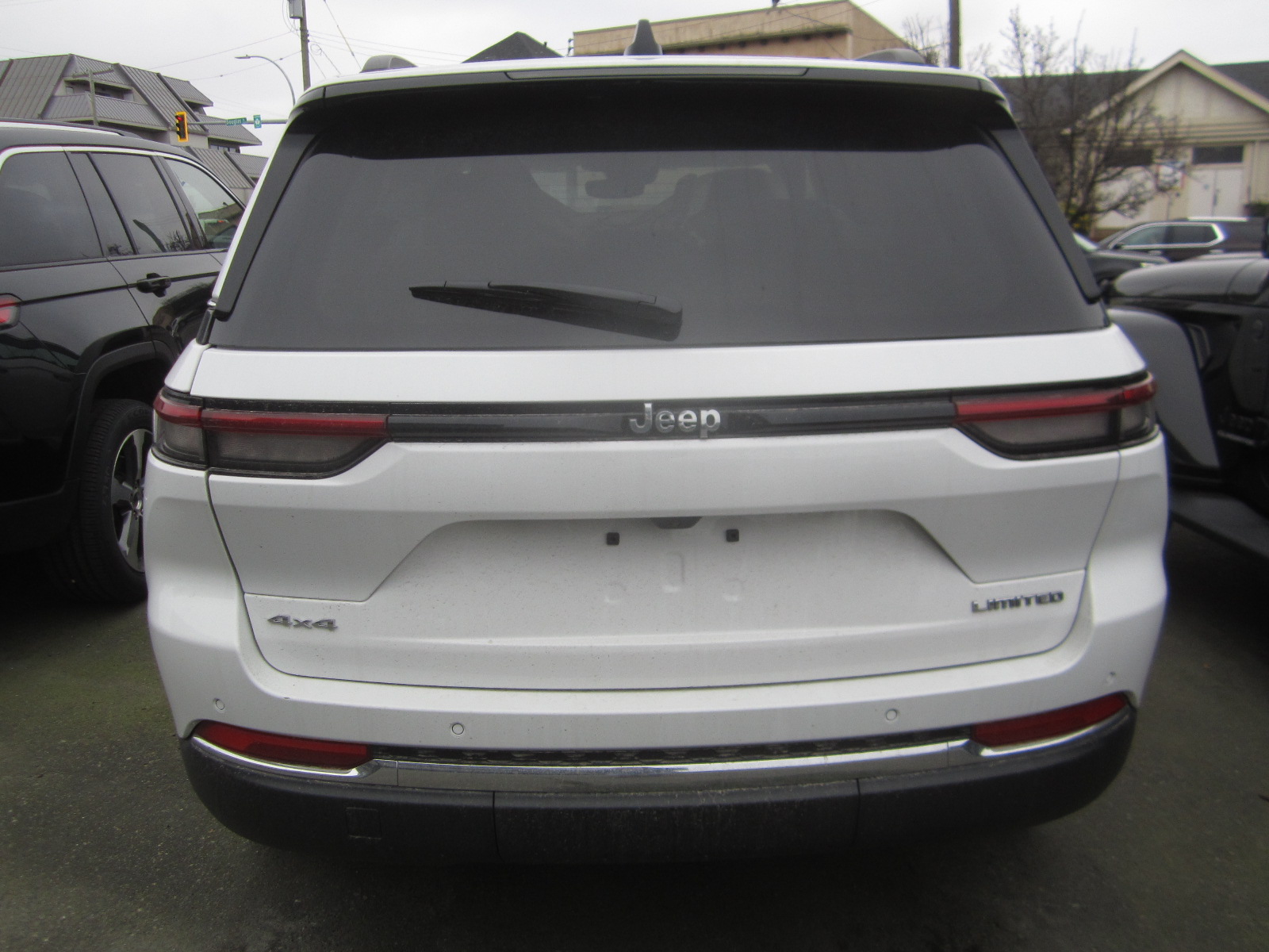 2023 Jeep Grand Cherokee in Victoria, British Columbia, 68,125
